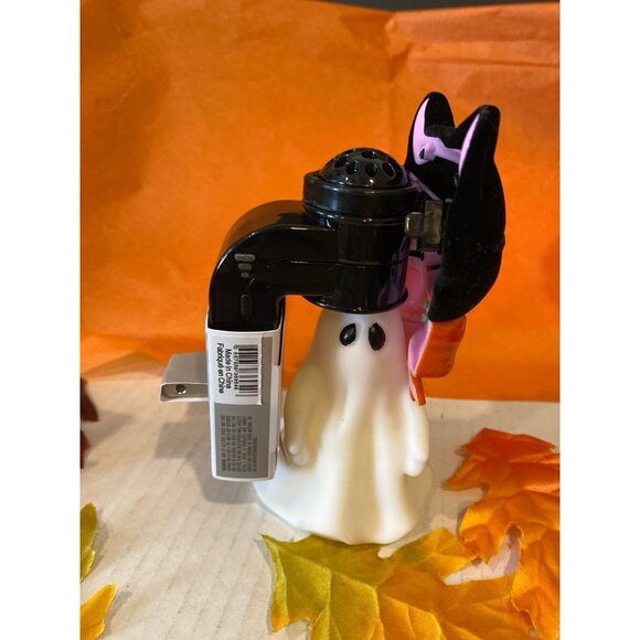 Bath & Body Works Halloween Spooky Kitty Wallflower Plug -Scent Control & Refill - Picture 2 of 9